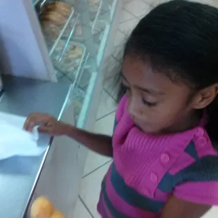 My daughter love them donut holes.