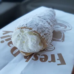 Mmm canoli