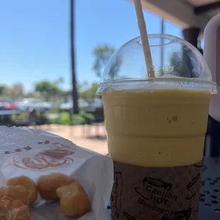 Great service all the time! I tried their Mango Smoothie for the first time today. Honestly we are sleeping on their smoothies! So good!
