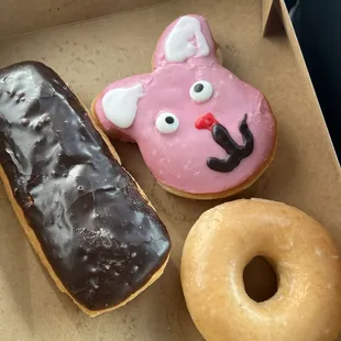 Chocolate Long John, character donut, Glazed!