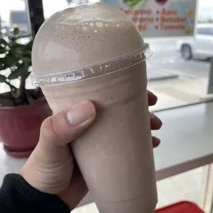 Chocolate Banana Smoothie (TikTok: @justandyvu)