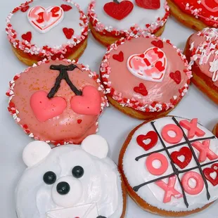 Valentine&apos;s theme donut
