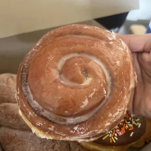 CINNAMON ROLL
