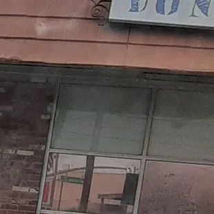There&apos;s a service hatch. Apparently you can buy donuts without going inside. I&apos;ve never seen anyone use it.