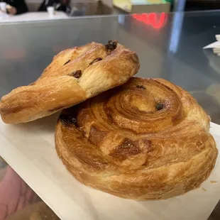 custard raisin roll