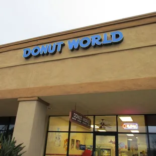 Front of  Donut World