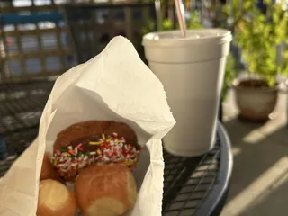 Paradise Donuts & Deli