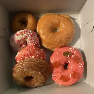 The Cronut, the glaze and the cake donuts were very good!