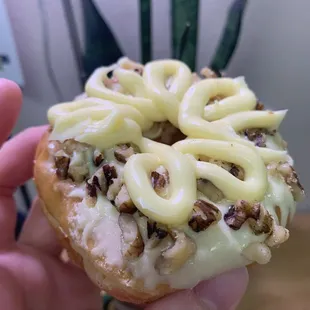 Walnut French Vanilla donut