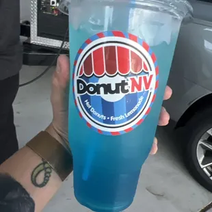 Blue wave lemonade