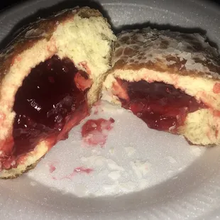 Raspberry jelly paczki