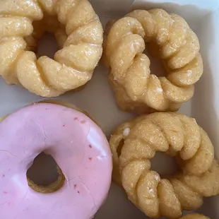 3 cruellers, strawberry cake and maple bar! Best donuts in South Tulsa hands down!!