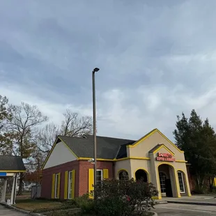 New business locally in East Baton Rouge. A huge building with comfortable and beautiful landscape can't wait to see they're open