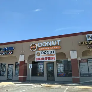 the front of a donut shop