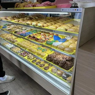 food, dough desserts, donuts