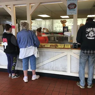 Smells amazing, looks classic