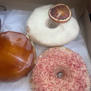 -Strawberry shortcake glazed  -passion fruit glazed - Creme Brûlée