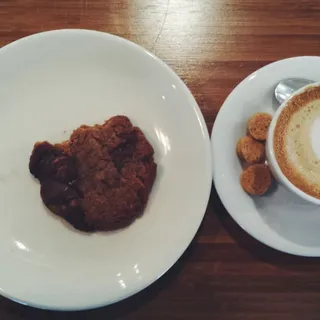 Peanut Butter Chocolate Chip Cookie (Gluten-Free)