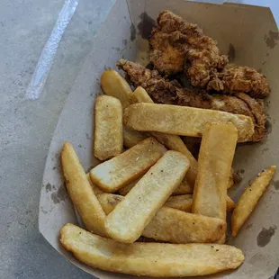 Kids ck tenders and steak fries