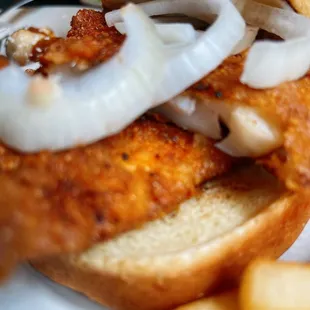 food, chicken wings and fried chicken