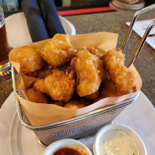 Great cheese curds and a lot of them