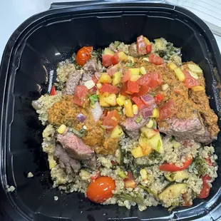 Quinoa fitness bowl with steak.