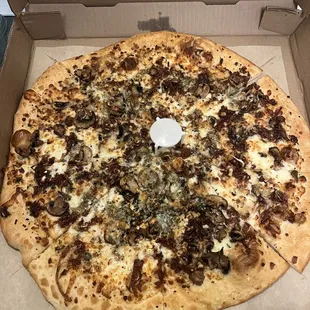 Fumoso pizza (large), add goat cheese