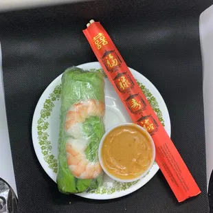 Shrimp spring Roll with peanut sauce