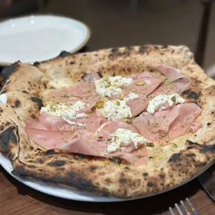 Mortadella pizza