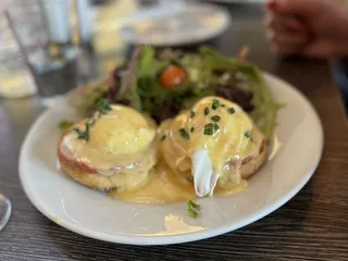 Crescent Bistro