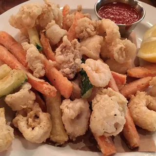Fried Calamari and Shrimp Lunch