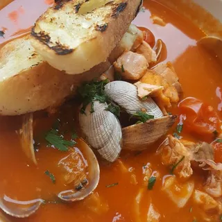 Zuppa di Pesce Lunch