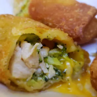 Broccoli, chicken and cheddar roll