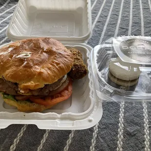 Burger, Spinach Croqueta (Vegan), Alfajor