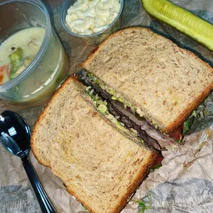 Build-your-own (Roast Beef) with a side of macaroni