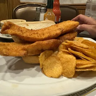 The really LARGE fish sandwich (and chips)