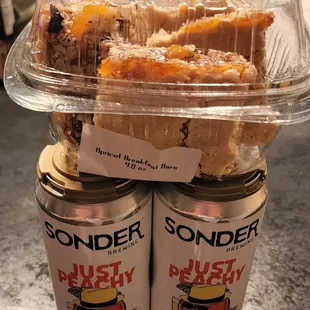 Special beer Collab DLM and Sonder. Goes good with the DLM apricot bars!