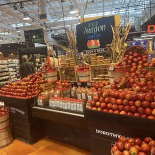 Apples at the entrance