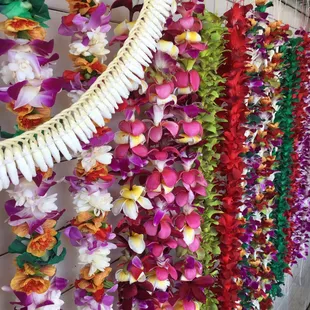 Disappointed with the orchid lei I bought. Way too short for an adult.