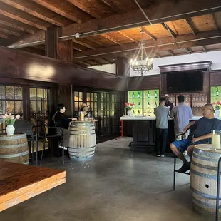 We had a great experience at Dorval Estate Winery. Special thanks to Willow, our friendly host!