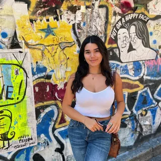 Tess F.