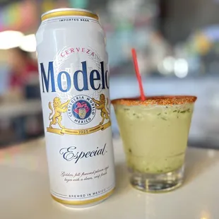 a can of modelo especial