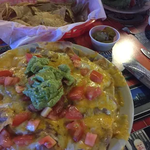 1/2 order of nachos supreme
