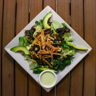 Dos hermanos steak salad