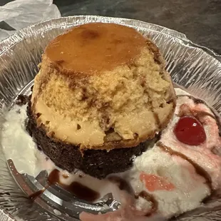 Chocoflan!!!!!  Oh my... its sooooo goood!!!