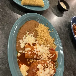 I had combi 6. I replaced the burrito with a stuffed chili, had a enchilada and taco.
