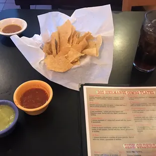 complementary chips with green n red salsa