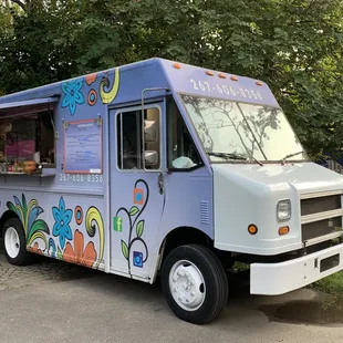 a blue food truck