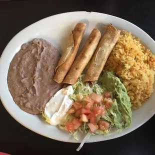 Chicken flauta plate