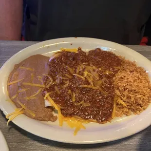 Cheese enchiladas with chili con Carne